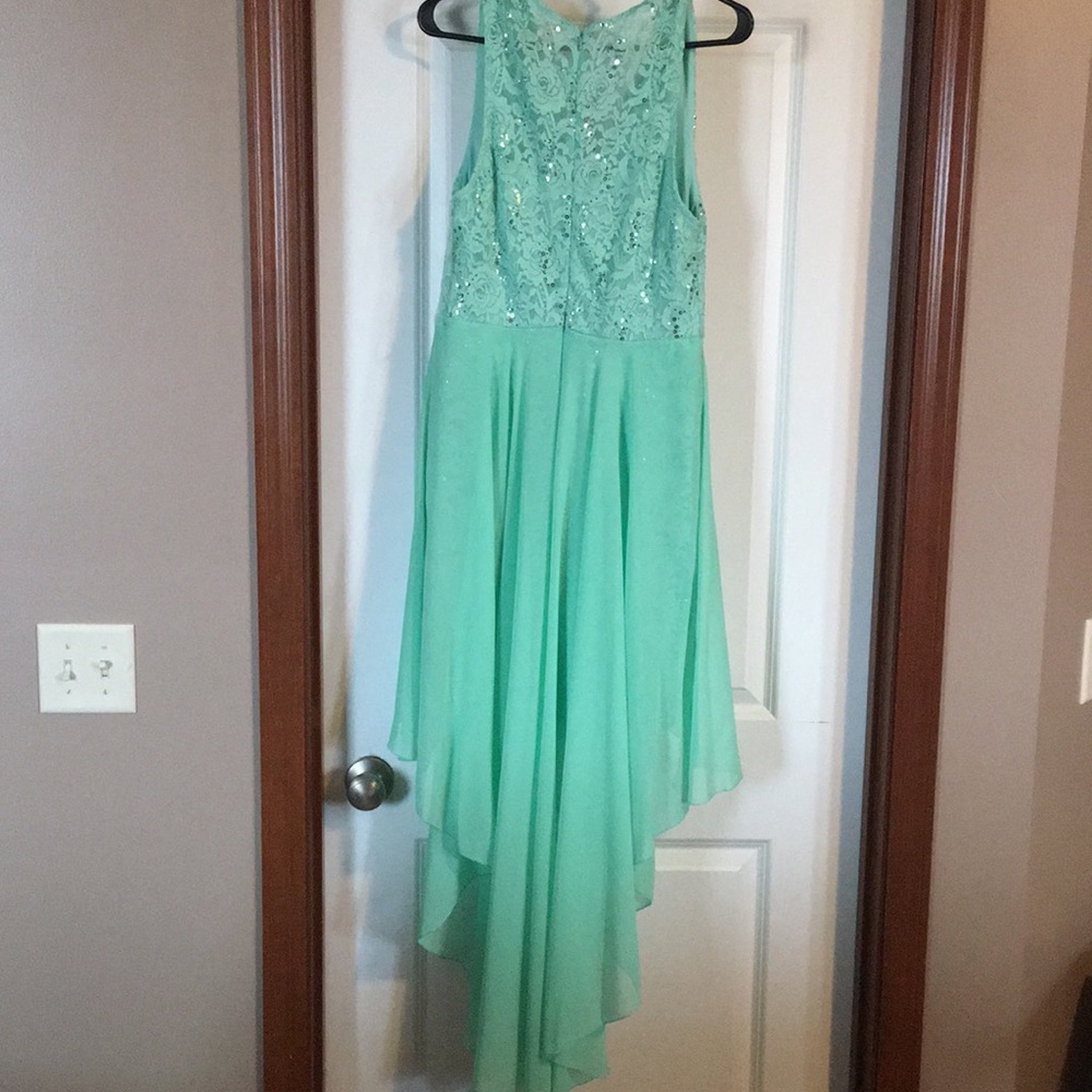Dress - Picture 4 of 8